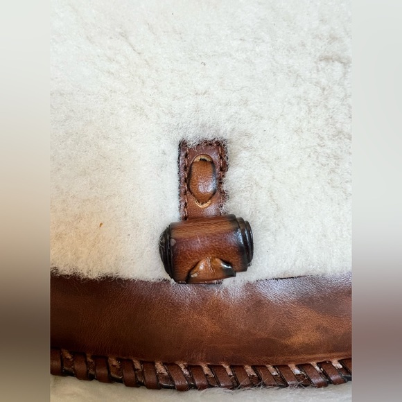 NWT Patricia Nash Italian Leather Finch Crossbody Bag — Sherpa Flap in Natural - Picture 8 of 11